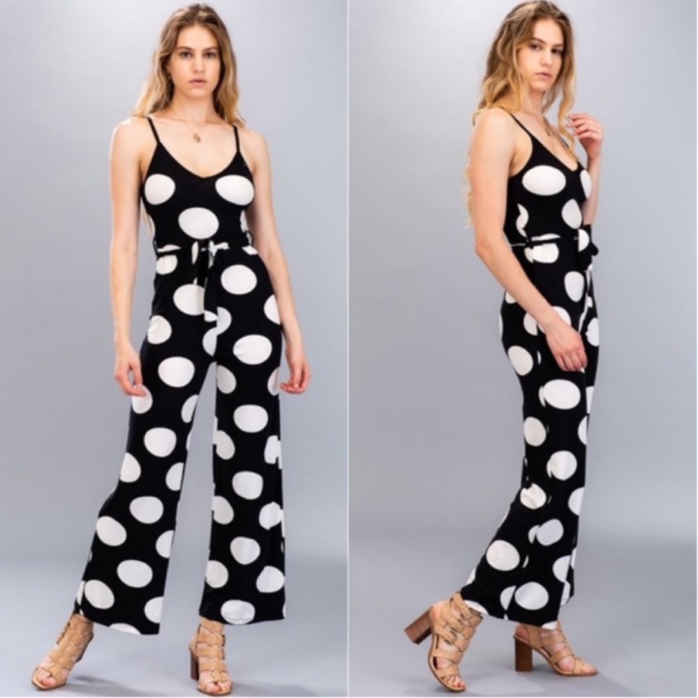 😍NWT polka dot jumpsuit 😍